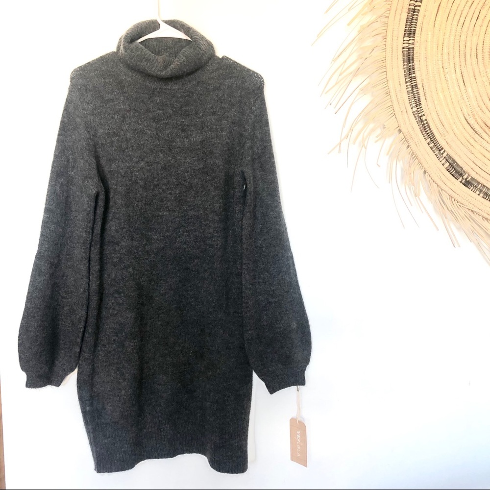 NWT Adorable Cozy Sweater Dress w Bell Sleeves ✨